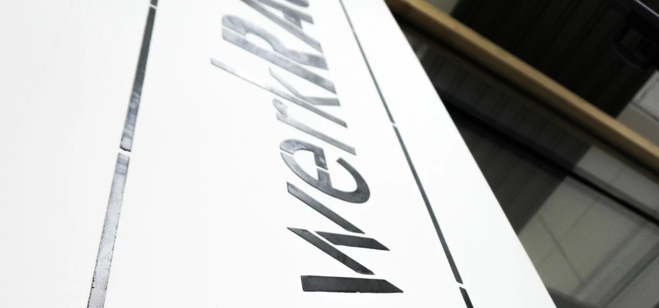 Nahaufnahme der Aufschrift "werkRAUM"