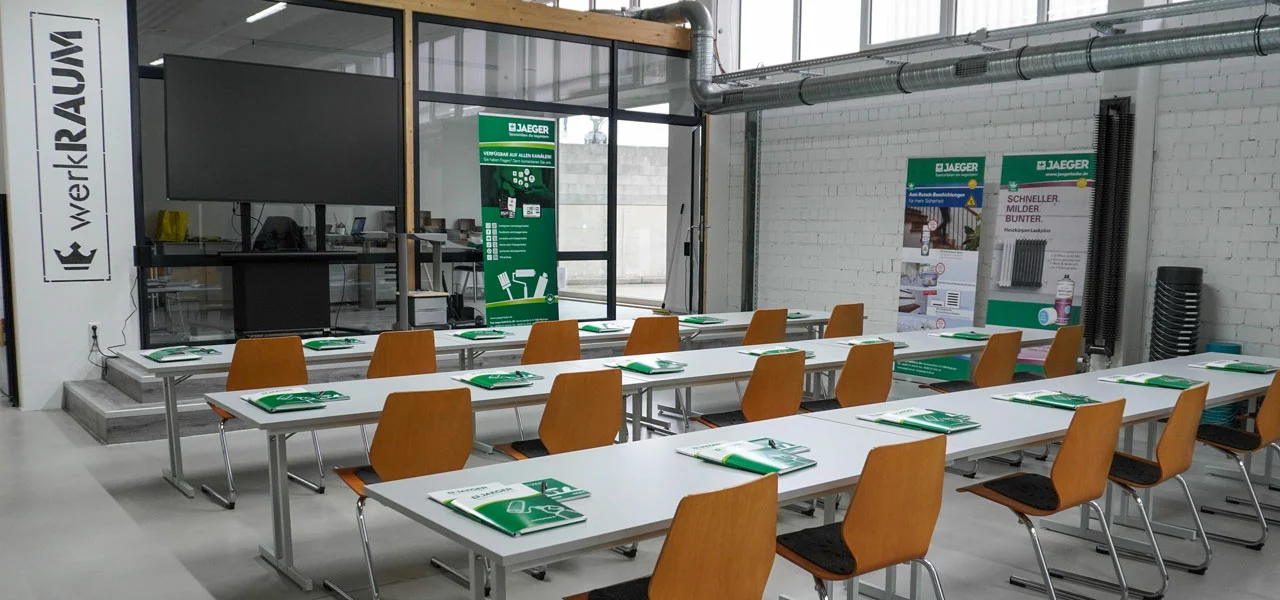 Bestuhlter Seminarraum 